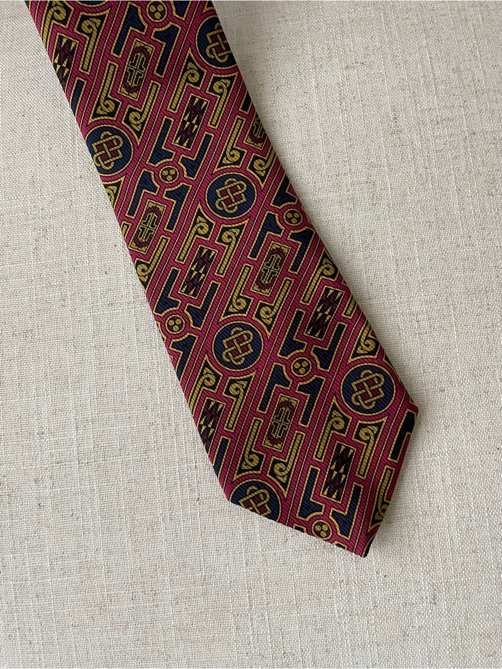 Celtic Design Men’s Burgundy and Gold Patterned Tie